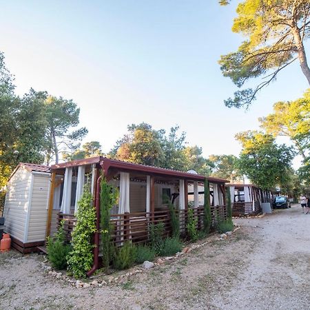 Mobile Home Cube, 3 Bedrooms, Free Parking, Wifi Biograd Na Moru Exterior photo