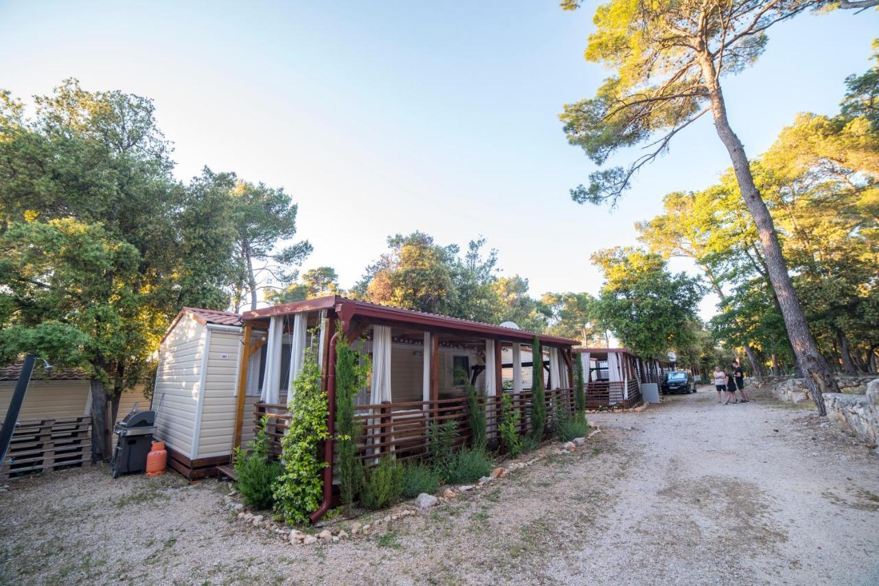 Mobile Home Cube, 3 Bedrooms, Free Parking, Wifi Biograd Na Moru Exterior photo